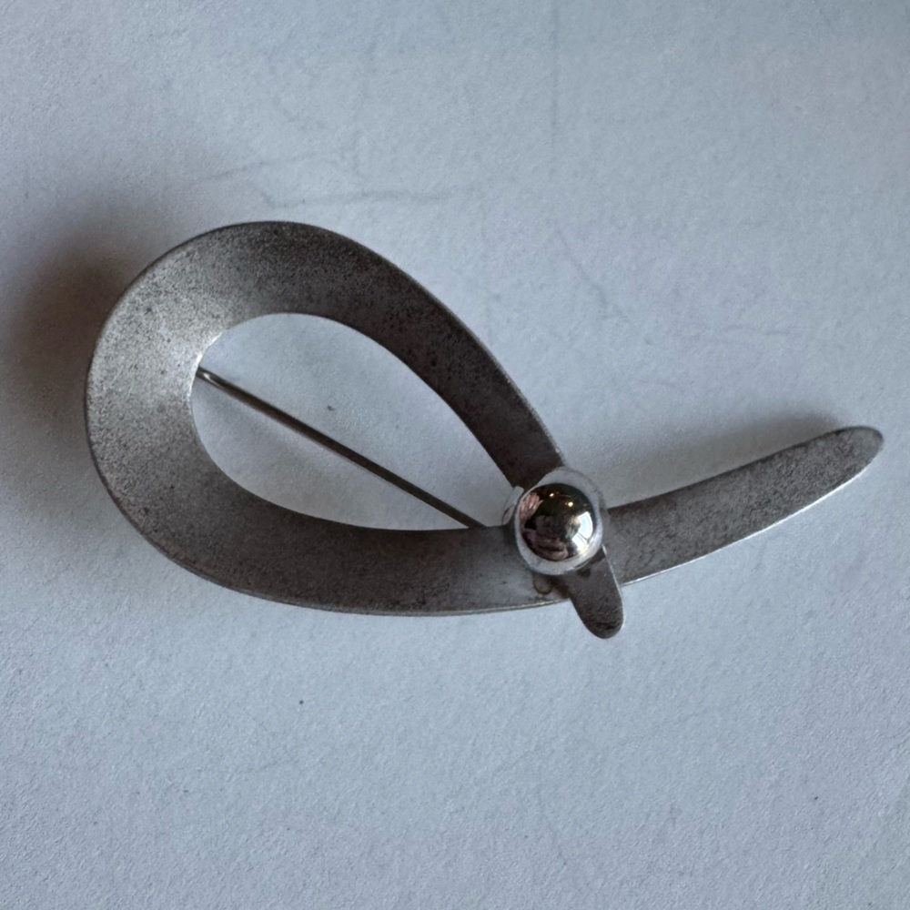 Elegant Sterling Silver BEAUCRAFT Brooch 4.5g